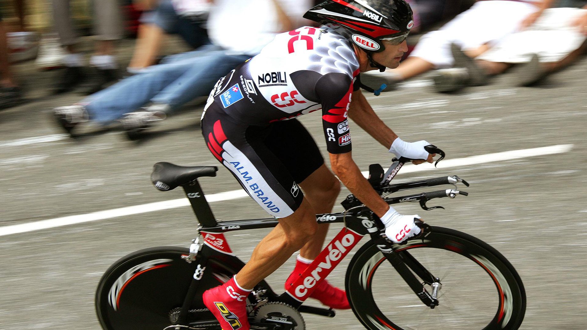 “滚球运动：精准控制与战术博弈的三叉湖较量”